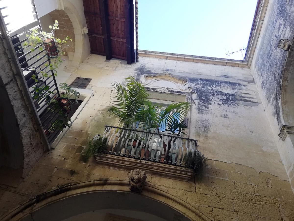 B&B Palazzo Sambiasi 莱切 外观 照片