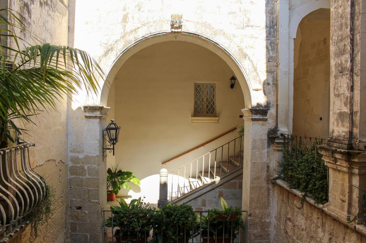 B&B Palazzo Sambiasi 莱切 外观 照片