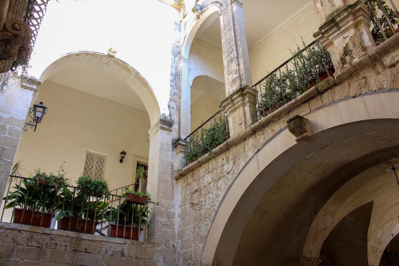 B&B Palazzo Sambiasi 莱切 外观 照片