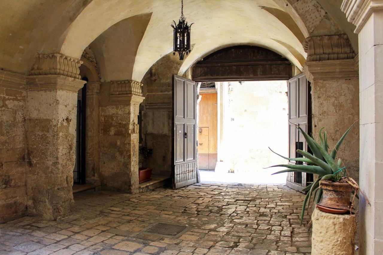 B&B Palazzo Sambiasi 莱切 外观 照片